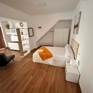 El Peligro 5 Zaguan Apartamento